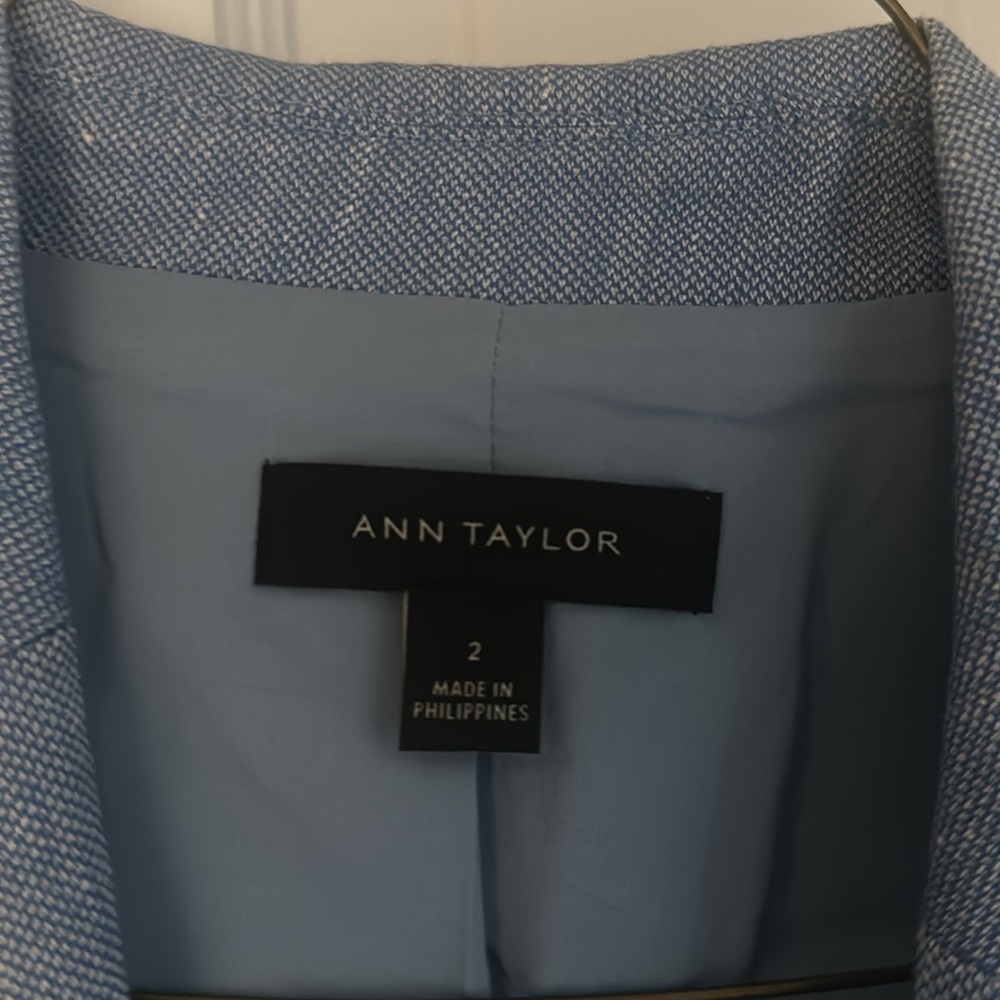 Ann Taylor Carolina Blue Linen Blazer size 2 - Picture 3 of 5